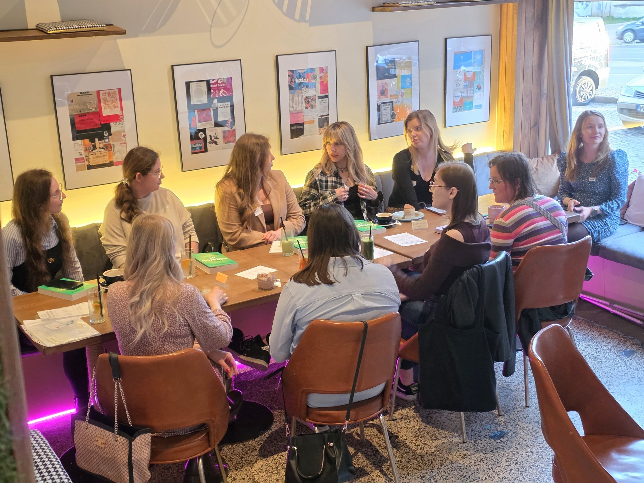 Girls Book Club | KITKU CAFE | Justyna Kot