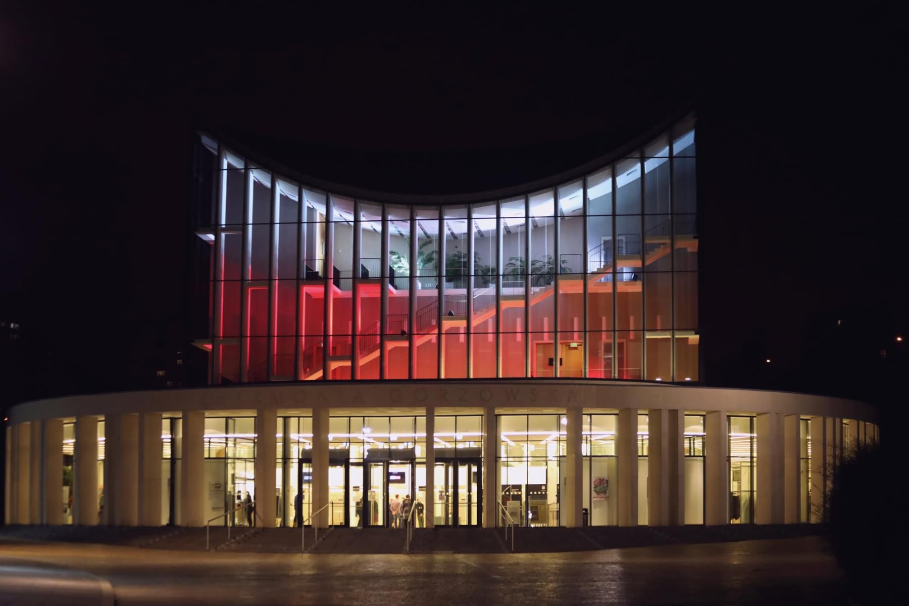 WOLNOŚĆ: KOCHAM I ROZUMIEM